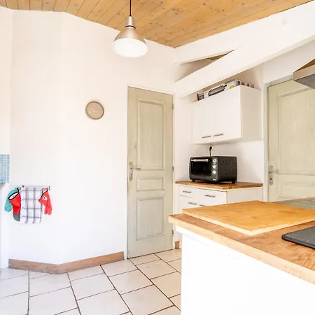Maison De Pecheur Au Calme Holiday home *